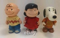 Figurines vintage en plastique PEANUTS : Snoopy, Charlie Brown, Lucy, Woodstock avec accessoires