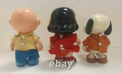 Figurines vintage en plastique PEANUTS : Snoopy, Charlie Brown, Lucy, Woodstock avec accessoires