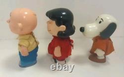Figurines vintage en plastique PEANUTS : Snoopy, Charlie Brown, Lucy, Woodstock avec accessoires