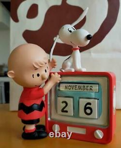 Hallmark Charlie Brown Snoopy Calendrier Perpétuel