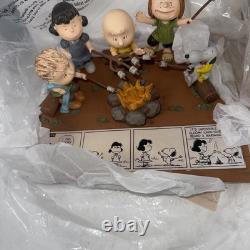 Hallmark LTD 2019 Peanuts Figurine RARE 'C'était un court été, Charlie Brown'