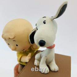 Hallmark Peanuts Snoopy, Figurine Charlie Brown Snow Globe, When Life Gets Fuzzy