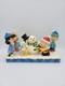Jim Shore Peanuts Gang Fabriquant Un Bonhomme De Neige Snoopy Charlie Brown Amusement Hivernal 6013040