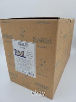 Jim Shore Peanuts Gang Fabriquant un Bonhomme de Neige Snoopy Charlie Brown Amusement Hivernal 6013040