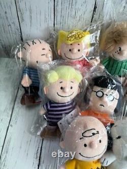 Jouet en peluche du groupe PEANUTS - Ensemble de 12 poupées Snoopy et ses amis Charlie, Lucy et Pig Pen