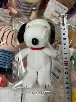 Jouet en peluche du groupe PEANUTS - Ensemble de 12 poupées Snoopy et ses amis Charlie, Lucy et Pig Pen