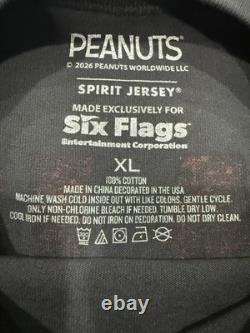 Knott's Berry Farm unisexe taille XL noir et rouge Peanuts Snoopy Charlie Brown neuf avec étiquette