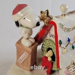 La boîte à musique de la célébration de Noël de Charlie Brown et Snoopy de Lenox Peanuts dans sa boîte d'origine 2006