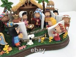 La crèche de Noël Peanut de Danbury Mint avec Snoopy, Charlie Brown et Lucy