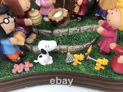 La crèche de Noël Peanut de Danbury Mint avec Snoopy, Charlie Brown et Lucy