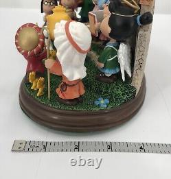 La crèche de Noël Peanut de Danbury Mint avec Snoopy, Charlie Brown et Lucy