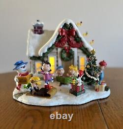 La maison illuminée de Noël Peanuts de Danbury Mint Charlie Brown Snoopy testée fonctionne