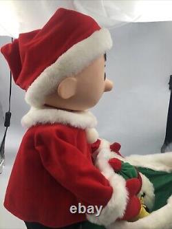 Le meilleur de Santa: Peluche animée Charlie Brown Snoopy de Noël Peanuts 24 en mouvement.