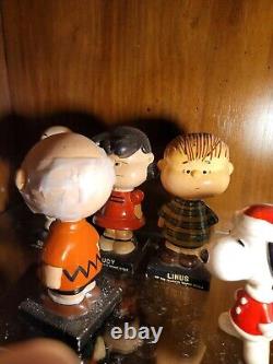 Lego BOBBLEHEAD Peanuts Comics Charlie Brown, Snoopy, Lucy, Linus, Collection	
<br/>  	 <br/>
Les figurines Lego BOBBLEHEAD des Peanuts Comics Charlie Brown, Snoopy, Lucy, Linus, Collection.