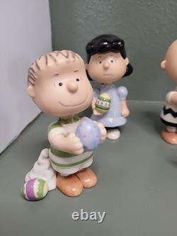 Lenox C'est le Beagle de Pâques Charlie Brown Ensemble de 5 Figurines Peanuts