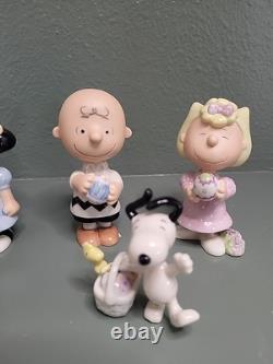 Lenox C'est le Beagle de Pâques Charlie Brown Ensemble de 5 Figurines Peanuts