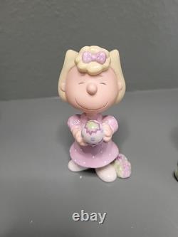 Lenox C'est le Beagle de Pâques Charlie Brown Ensemble de 5 Figurines Peanuts