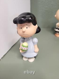 Lenox C'est le Beagle de Pâques Charlie Brown Ensemble de 5 Figurines Peanuts
