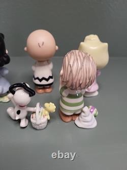 Lenox C'est le Beagle de Pâques Charlie Brown Ensemble de 5 Figurines Peanuts