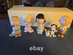 Lenox Peanuts C'est le Beagle de Pâques Ensemble de 5 Charlie Brown Lucy Snoopy Nouvelle Boîte