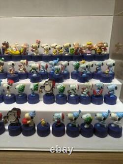 Lot de 100 bouchons de bouteille Snoopy personnage d'anime vente de set Charlie Brown etc.