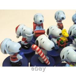 Lot de 29 figurines miniatures de Snoopy en vente : woodstock, Charlie Brown, Surrey, Lucy etc.