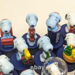 Lot de 29 figurines miniatures de Snoopy en vente : woodstock, Charlie Brown, Surrey, Lucy etc.