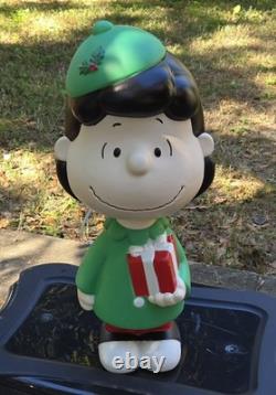 Lot de 3 décorations de jardin de Noël Peanuts moulées par soufflage – Charlie Brown, Woodstock et Lucy – 22