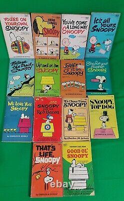 Lot de 30 livres vintage de Snoopy Peanuts Charlie Brown de Charles M. Schultz