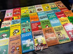 Lot de 40 livres de poche Peanuts Charlie Brown Snoopy vintage Charles M Schultz