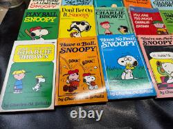 Lot de 40 livres de poche Peanuts Charlie Brown Snoopy vintage Charles M Schultz