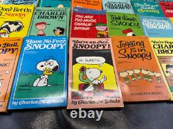Lot de 40 livres de poche Peanuts Charlie Brown Snoopy vintage Charles M Schultz
