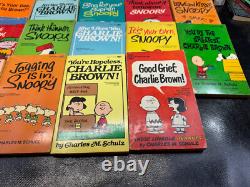 Lot de 40 livres de poche Peanuts Charlie Brown Snoopy vintage Charles M Schultz