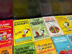Lot de 40 livres de poche Peanuts Charlie Brown Snoopy vintage Charles M Schultz
