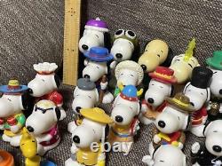 Lot de figurines Snoopy avec Charlie Brown, Woodstock, Lucy et les personnages de Peanuts en costume national