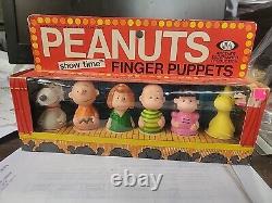 Marionnettes à doigts Vintage Peanuts NIB Ensemble en plastique Snoopy Lucy Charlie Idéal 1966