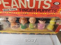 Marionnettes à doigts Vintage Peanuts NIB Ensemble en plastique Snoopy Lucy Charlie Idéal 1966