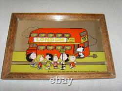 Miroir ancien en bois vintage 1966 avec cadre Snoopy Charlie Brown arrêt de bus Londres Royaume-Uni