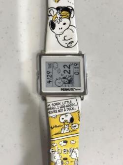 Montre numérique EPSON SEIKO Smart Canvas Snoopy Peanuts BEAGLE HUG Charlie Brown