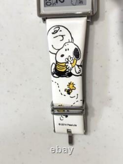 Montre numérique EPSON SEIKO Smart Canvas Snoopy Peanuts BEAGLE HUG Charlie Brown