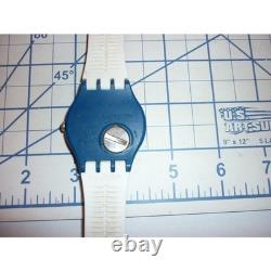 Montre vintage Swatch Peanuts Snoopy Baseball bleue et blanche Charlie Brown 34 mm
