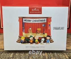 Nouveau MERRY CHRISTMAS CHARLIE BROWN Coffret de scène Magic Hallmark 2025 Lucy Linus