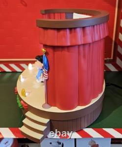 Nouveau MERRY CHRISTMAS CHARLIE BROWN Coffret de scène Magic Hallmark 2025 Lucy Linus