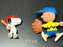 Ornement Souvenir Hallmark 1999 Prêt à frapper ! Ensemble de 2 Charlie Brown et Snoopy