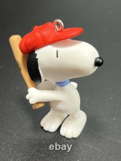 Ornement Souvenir Hallmark 1999 Prêt à frapper ! Ensemble de 2 Charlie Brown et Snoopy