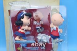 Ornements souvenirs Hallmark Peanuts 2004 Snoopy Charlie Brown Woodstock d'occasion