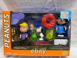 PEANUTS C'est le Grand Citrouille Charlie Brown Ensemble de jeu Schroeder/Snoopy/Lucy