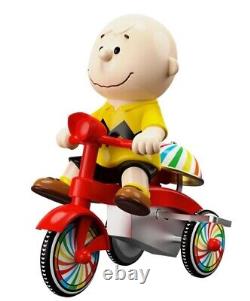 Peanuts Charlie Brown (T-shirt Jaune Tricycle Rouge) Super Cycles Vinyle PRÉCOMMANDER