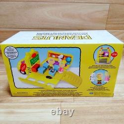 Peanuts Charlie Brown bus scolaire interactif Snoopy