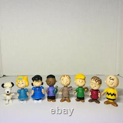 Peanuts Gang Usf Figurines Incluant Rare Snoopy Porter Des Moutons Veste & Chapeau